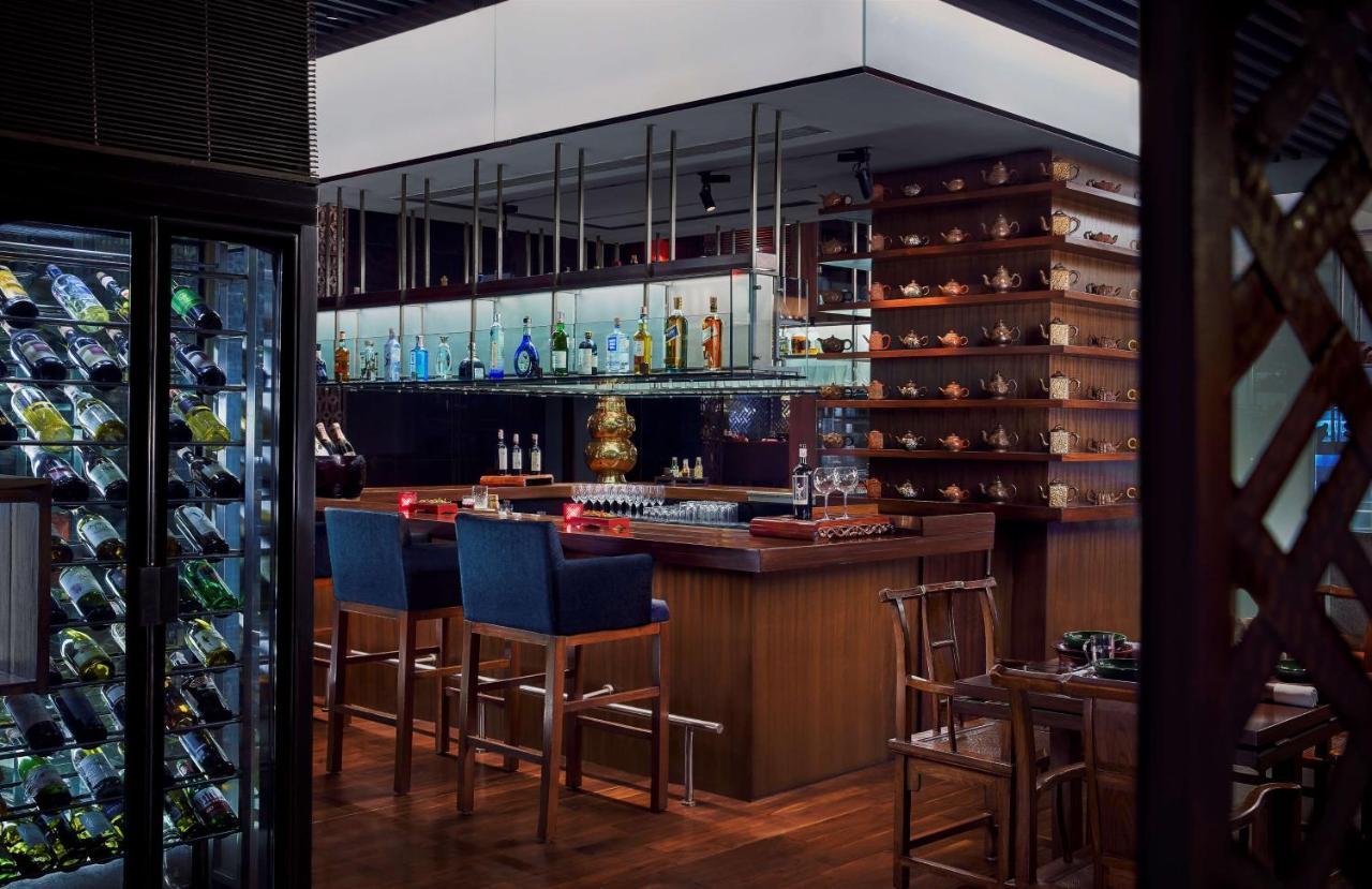جراند حياة مومباي المظهر الخارجي الصورة The bar at the restaurant