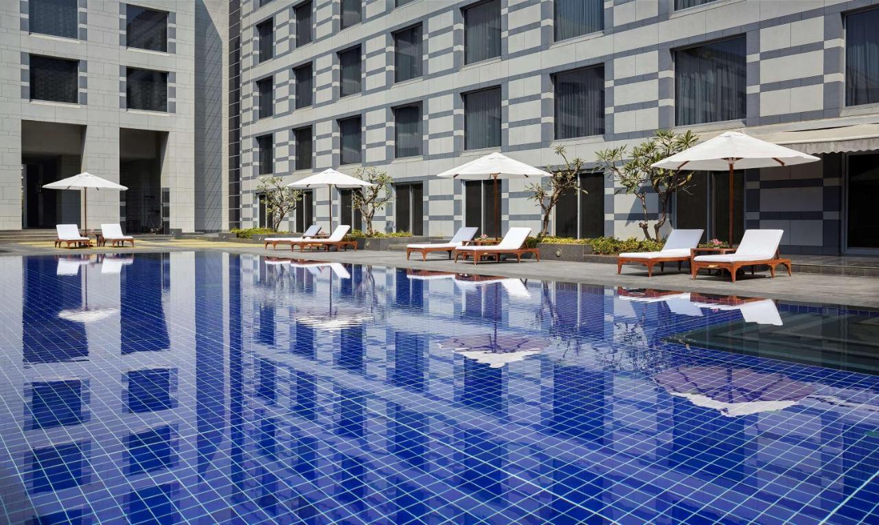 جراند حياة مومباي المظهر الخارجي الصورة The pool at the hotel