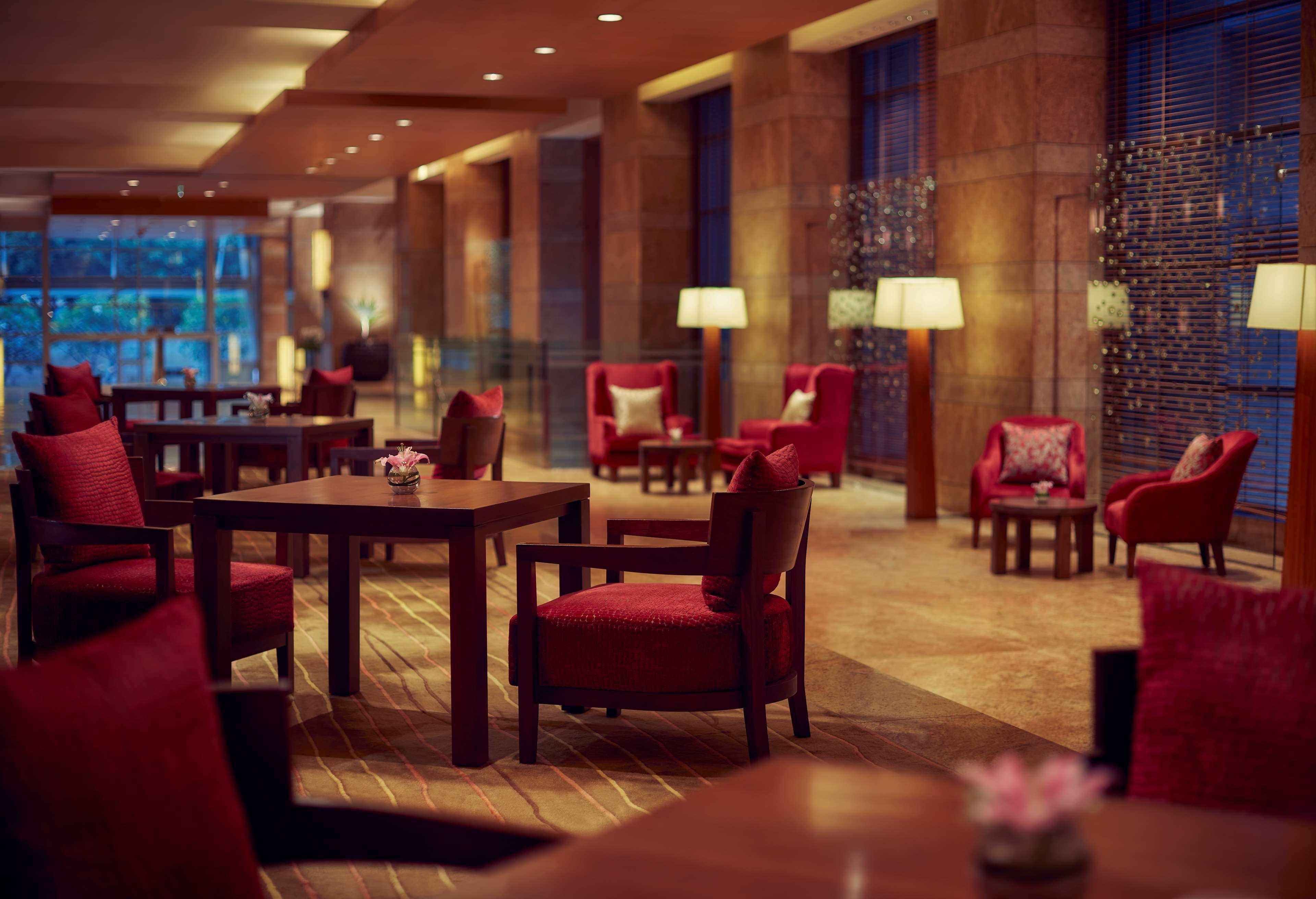 جراند حياة مومباي المظهر الخارجي الصورة The Lounge at the airport