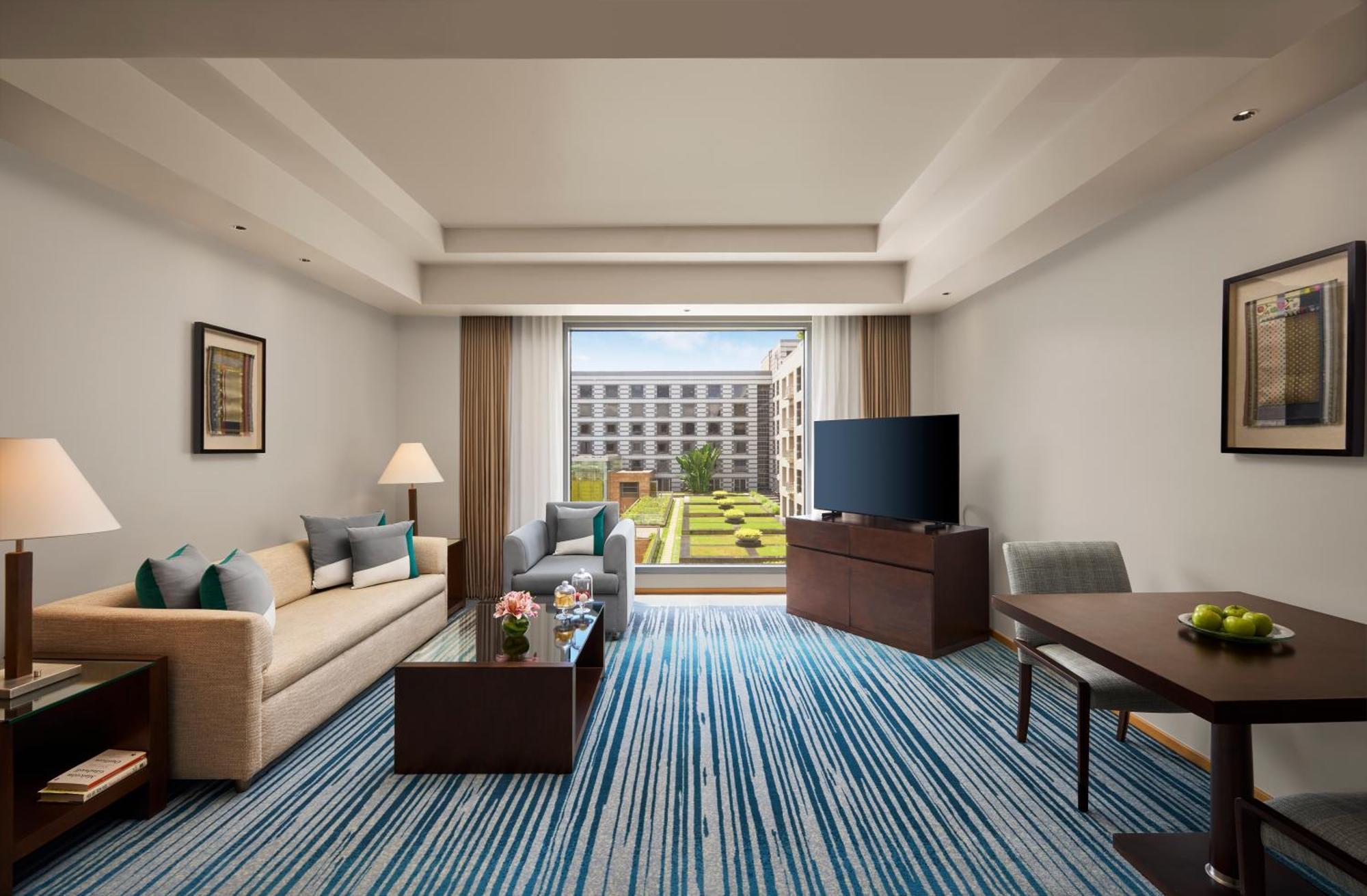 جراند حياة مومباي المظهر الخارجي الصورة Living room of a suite